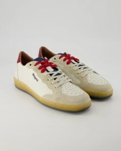 Blauer Murray In Weiß