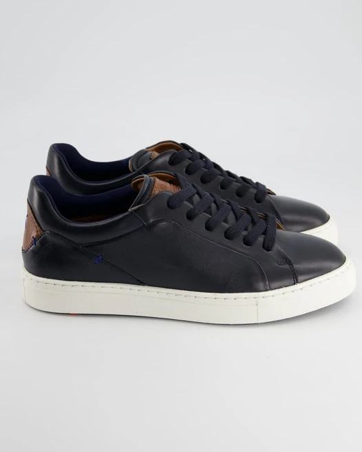 Lloyd MAJURO In Blau 2 Lloyd MAJURO In Blau – Bild 2